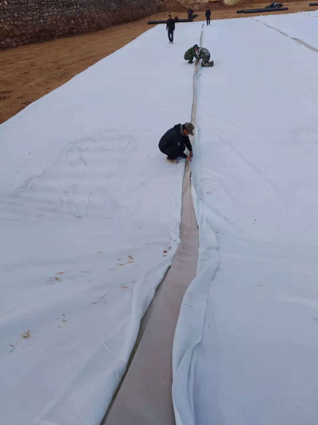 HDPE防滲膜自身缺陷對(duì)工程有什么影響？