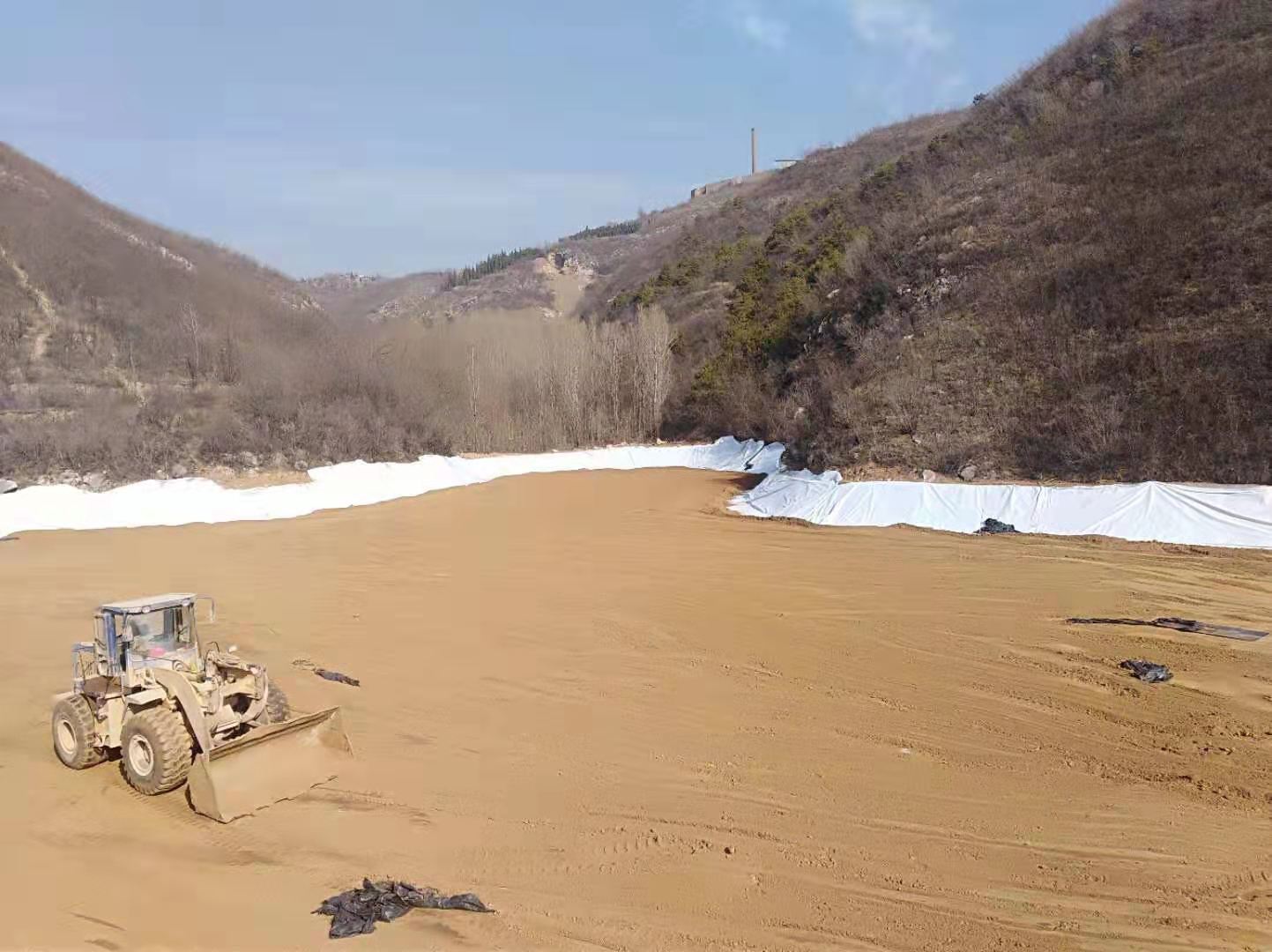 土工布可否代替三級砂石料反濾體？